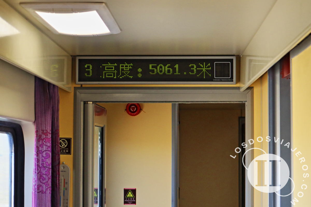 Letrero avisando de la altura