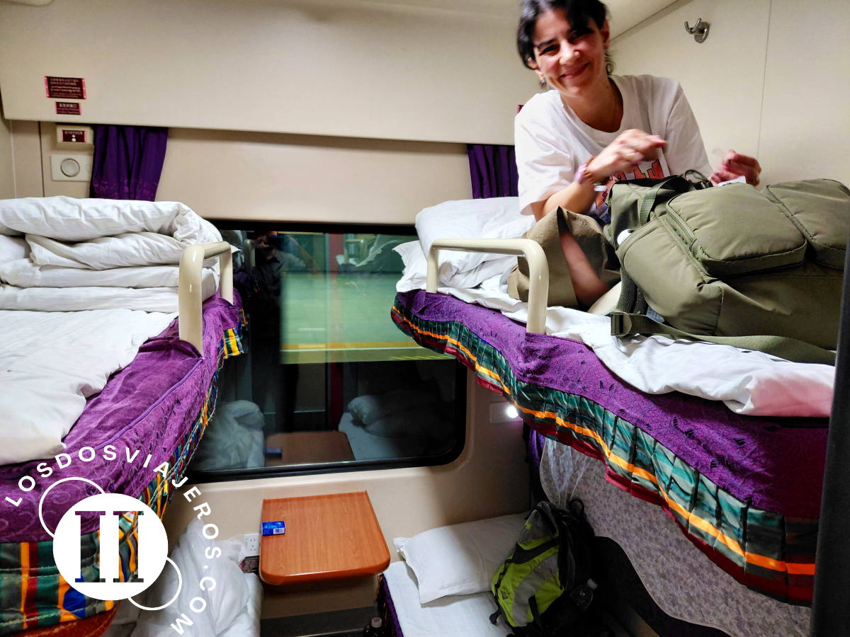 Noche en el transtibetano: cama blanda 4 literas