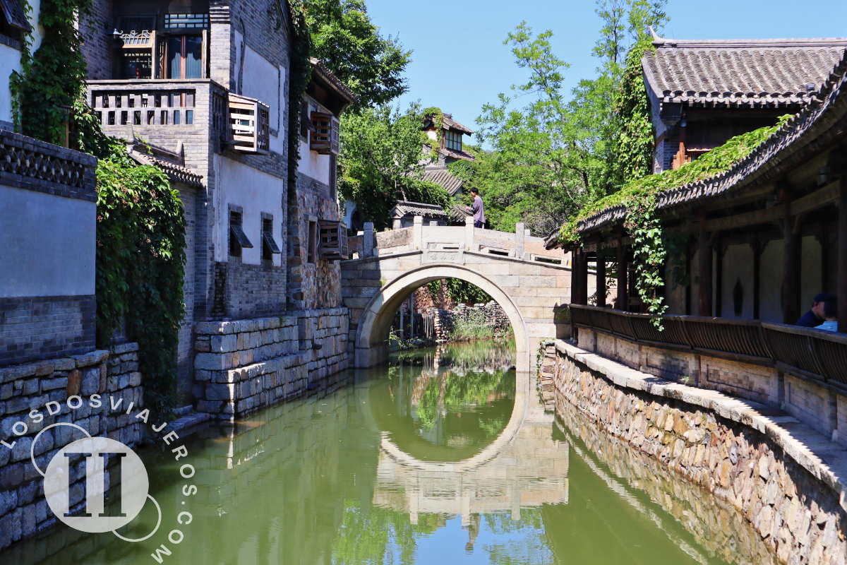 Puente en la Ciudad del Agua Gubei