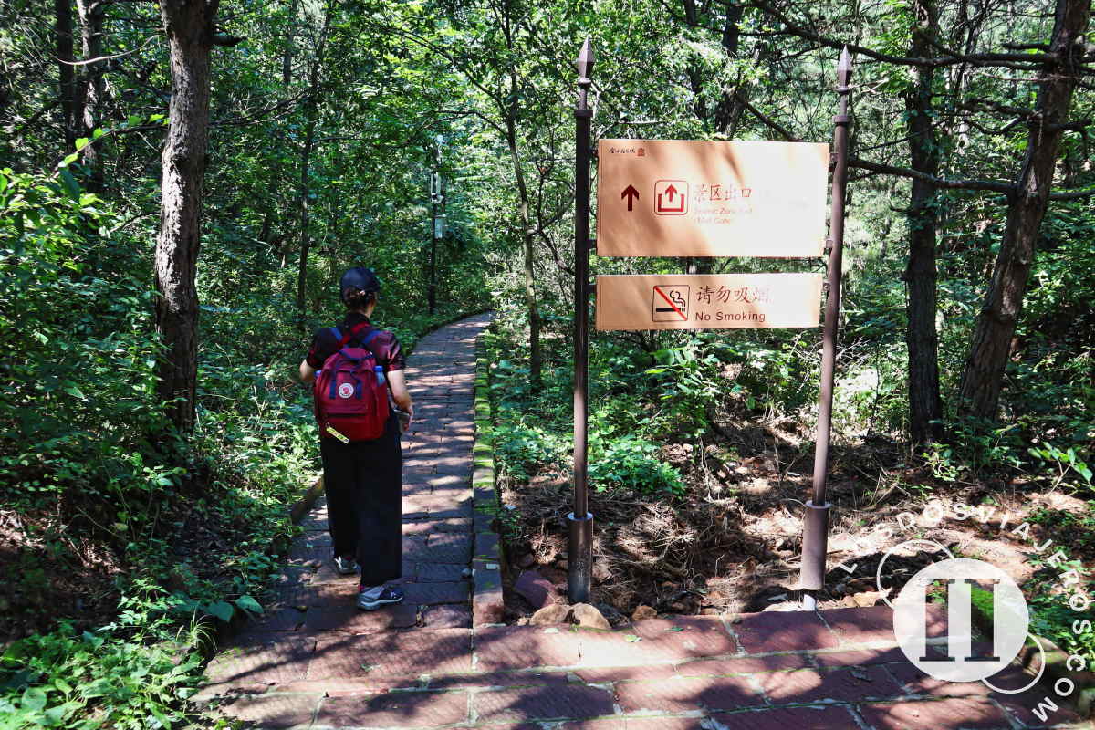 Bajando a pie la Muralla China en Jinshanling