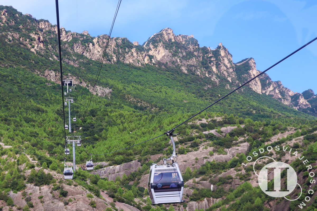Teleférico que asciende hasta Simatai