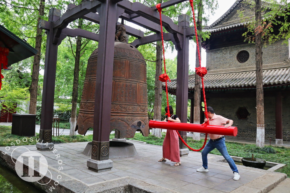 Recinto del templo, gran campana