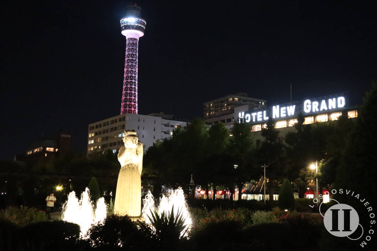 Torre de la marina de Yokohama y guardián del agua, parque Yamashita