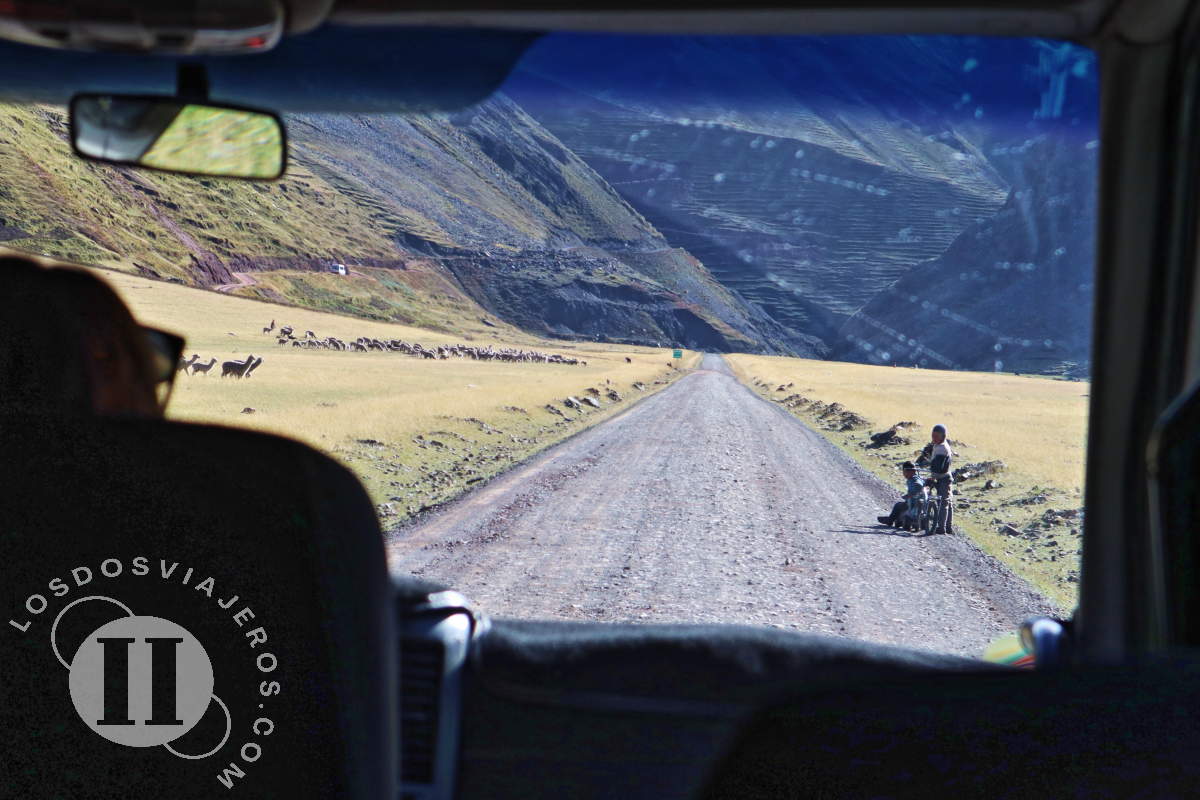 Bus de traslado excursión montaña de 7 colores
