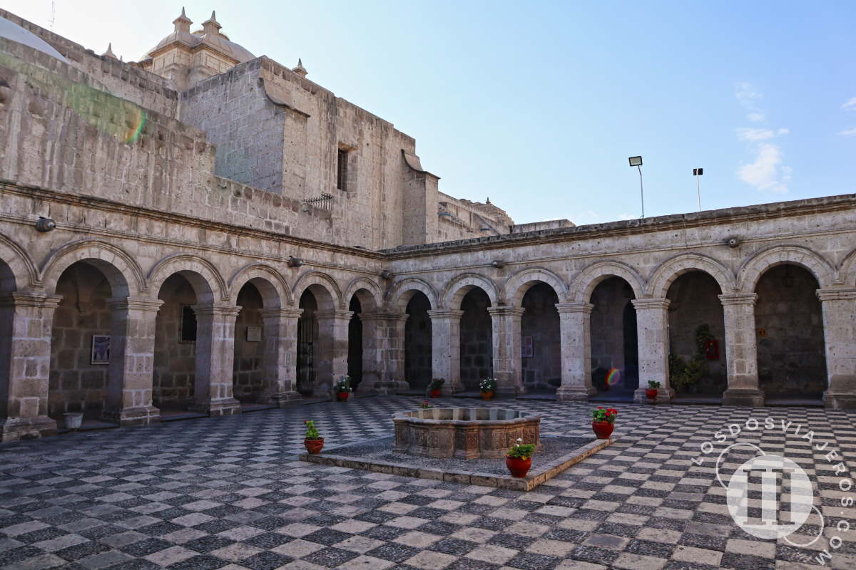 Claustro Compañía de Jesús