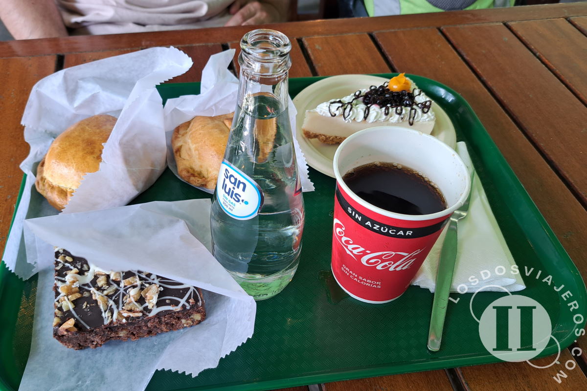 Comida en el bar de Machu Picchu