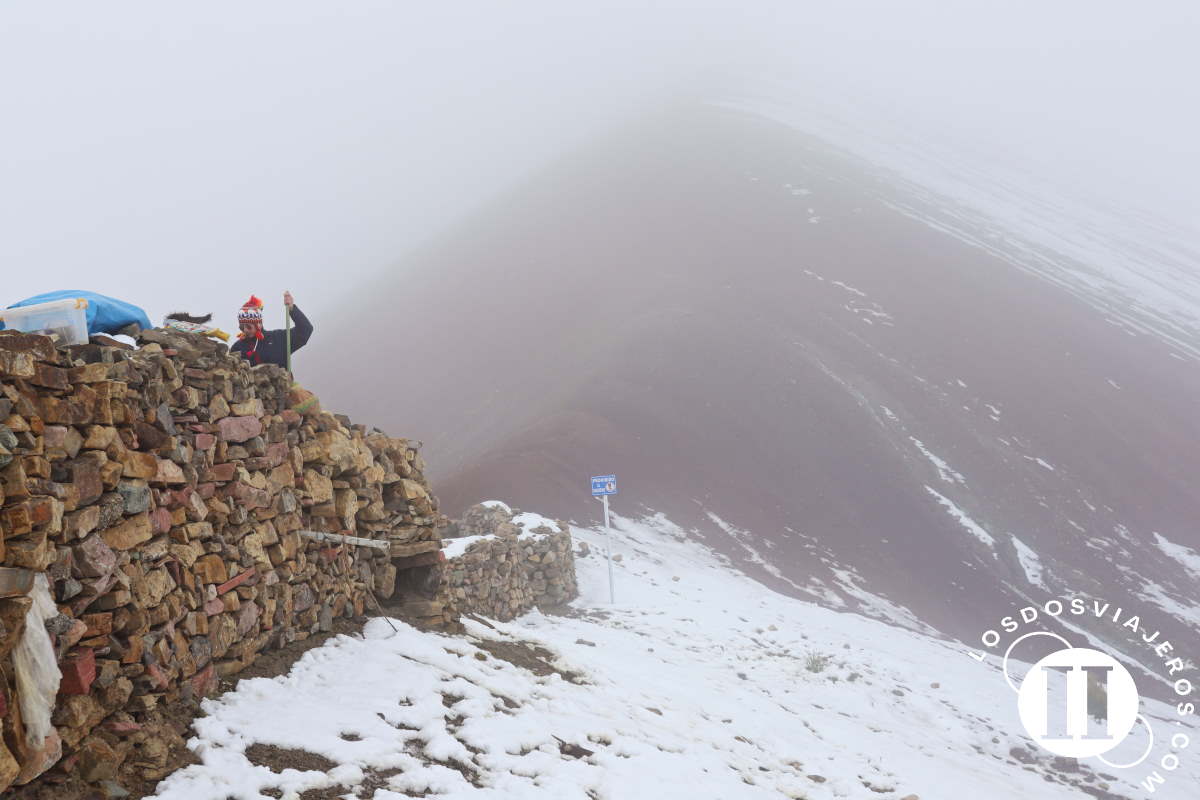 La Montaña Arcoíris con nieve, a más de 5.000 metros de altura
