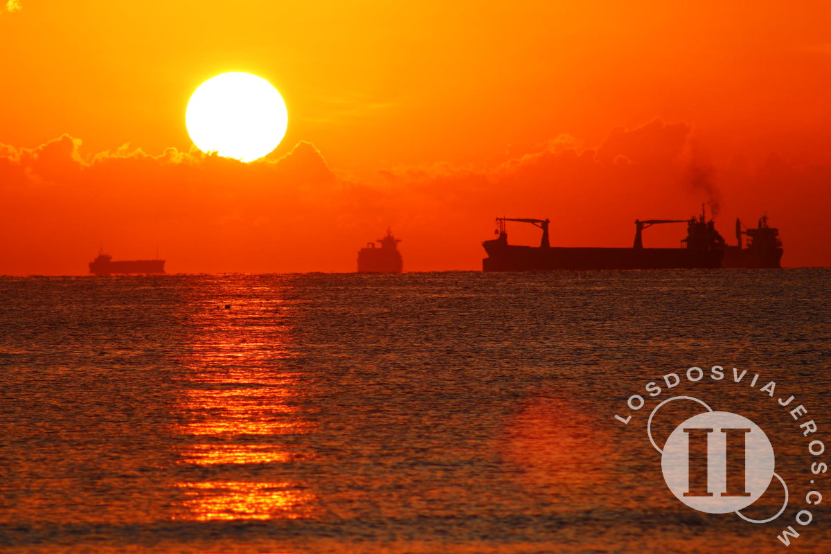 Amanecer en la playa de Susa