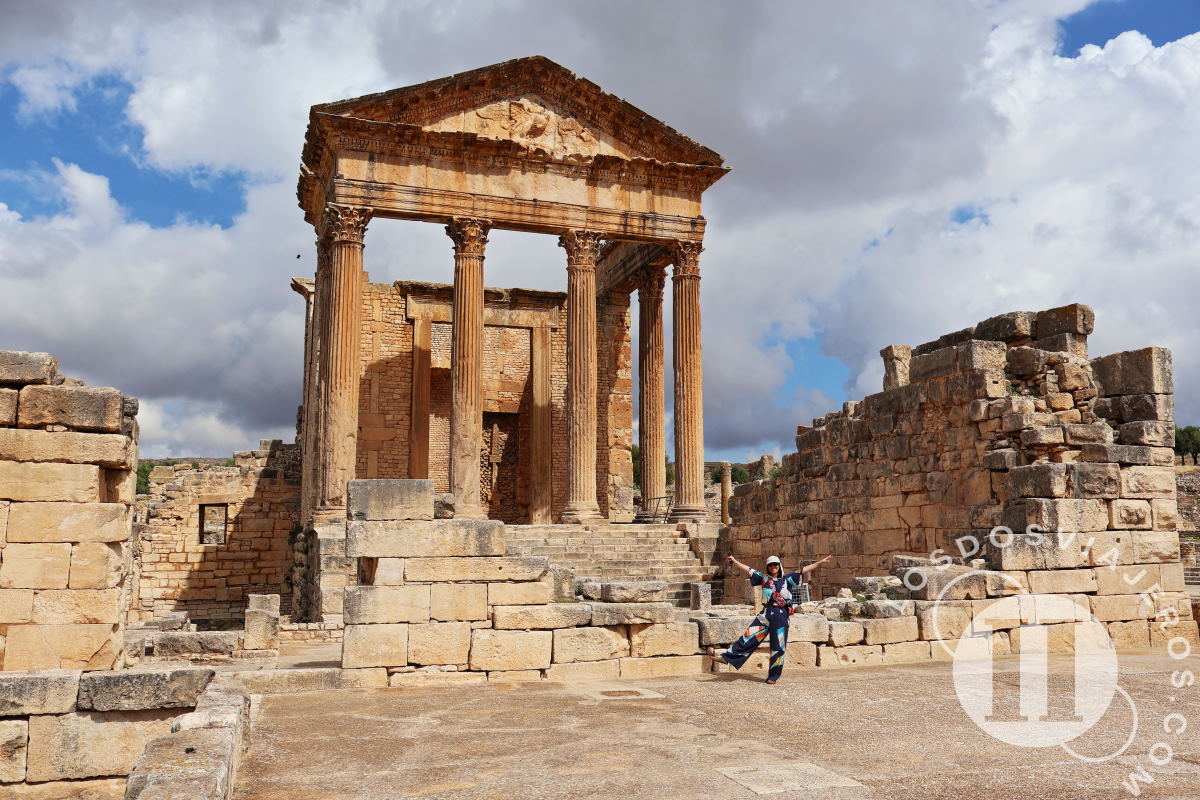 El Templo de Saturno y los relojes